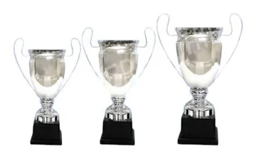 Copas plateadas. En tres tamaños.